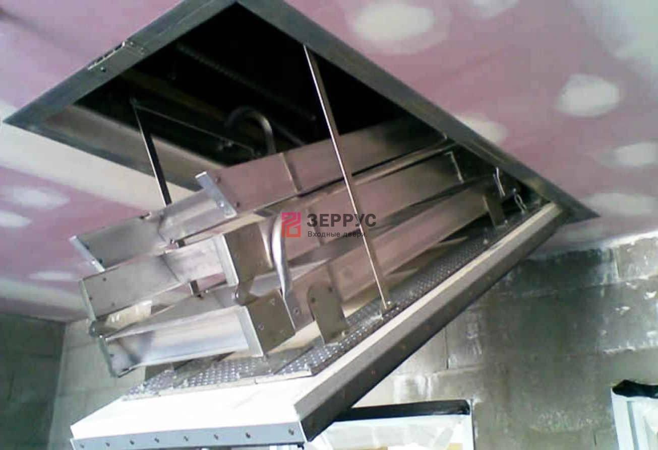 Установленный противопожарный люк Зеррус — пример 69