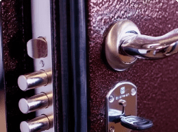 Гарантия 12 месяцев на замки